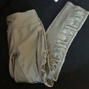 Super cute metallic green crop leggings